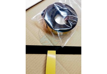 tiras de foam auto-adhesivo para protección depósitos y chasis motos.