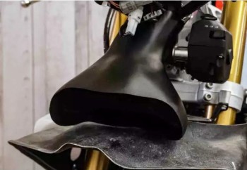 Araña con tobera Aprilia RS 660/ Tuono 660 2021-24