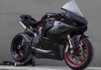 Ducati V2 2020-2024 (las líneas de escape de competición de altura Akrapovic y Spark) y sin catalizador