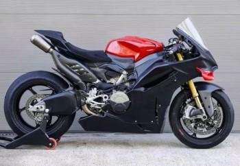 Ducati Panigale V4 2025