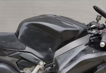 Cubre depósito Ducati Panigale V4 2025