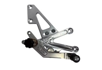 Estriberas traseras YZF R9 2025 S2 GP